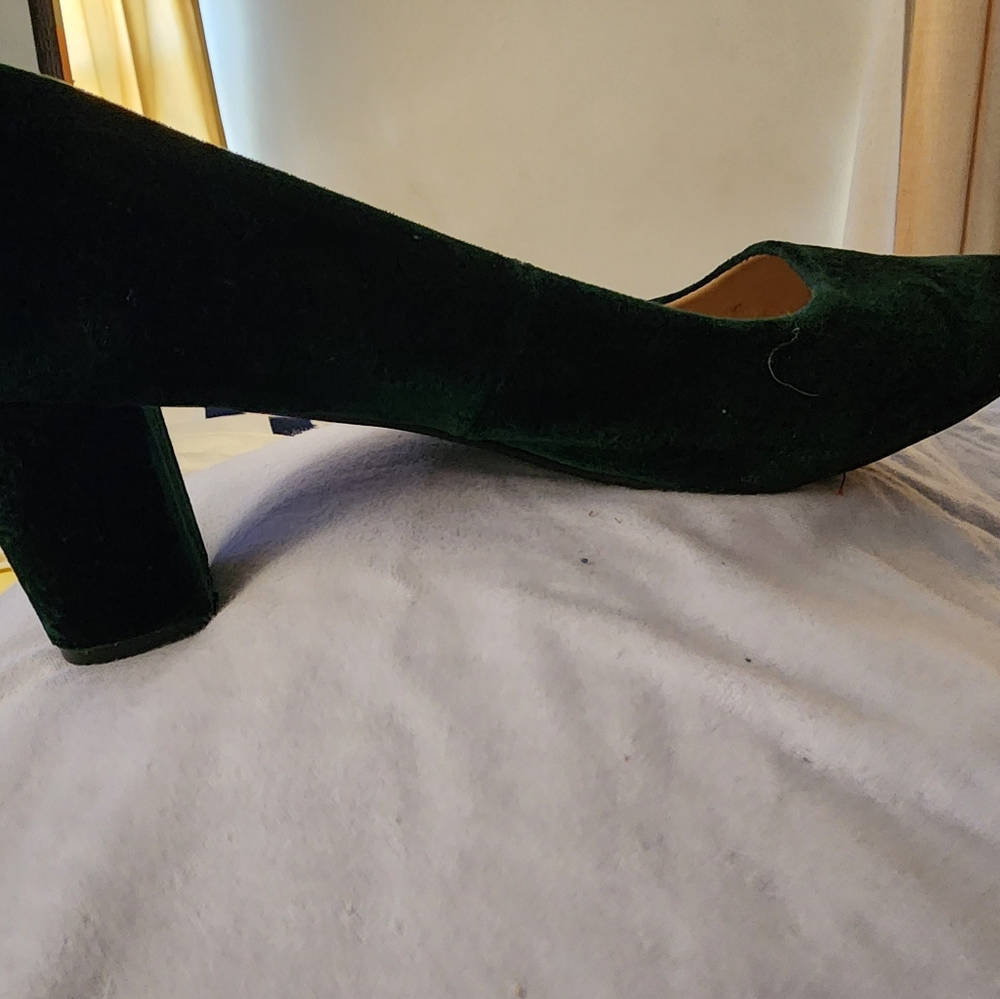 Shoes - Picture 2 of 4